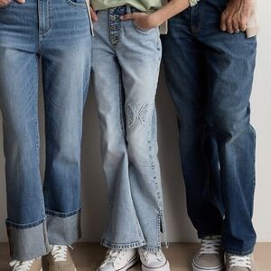 Girls Size 10 High Rise Jeans Butterfly Embroidered Light Blue Jeans Snap Front